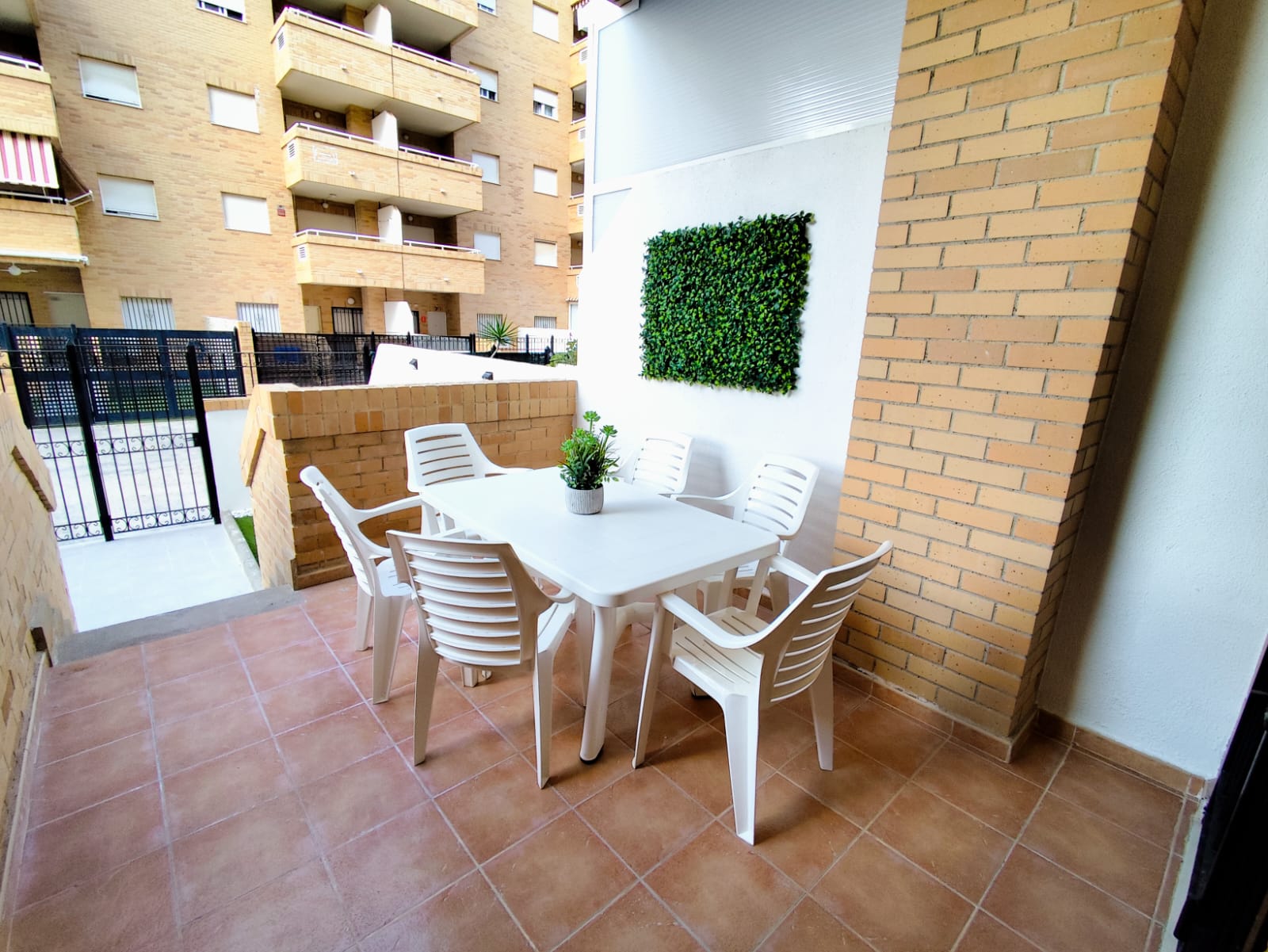 Foto de los apartamentos turísticos Costa Azahar, reformados, de Milion Destiny, en Oropesa del Mar, Castellón.