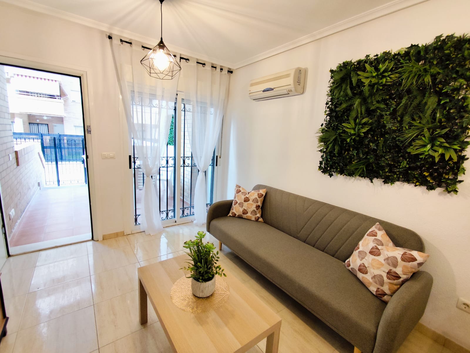 Foto de los apartamentos turísticos Costa Azahar, reformados, de Milion Destiny, en Oropesa del Mar, Castellón.