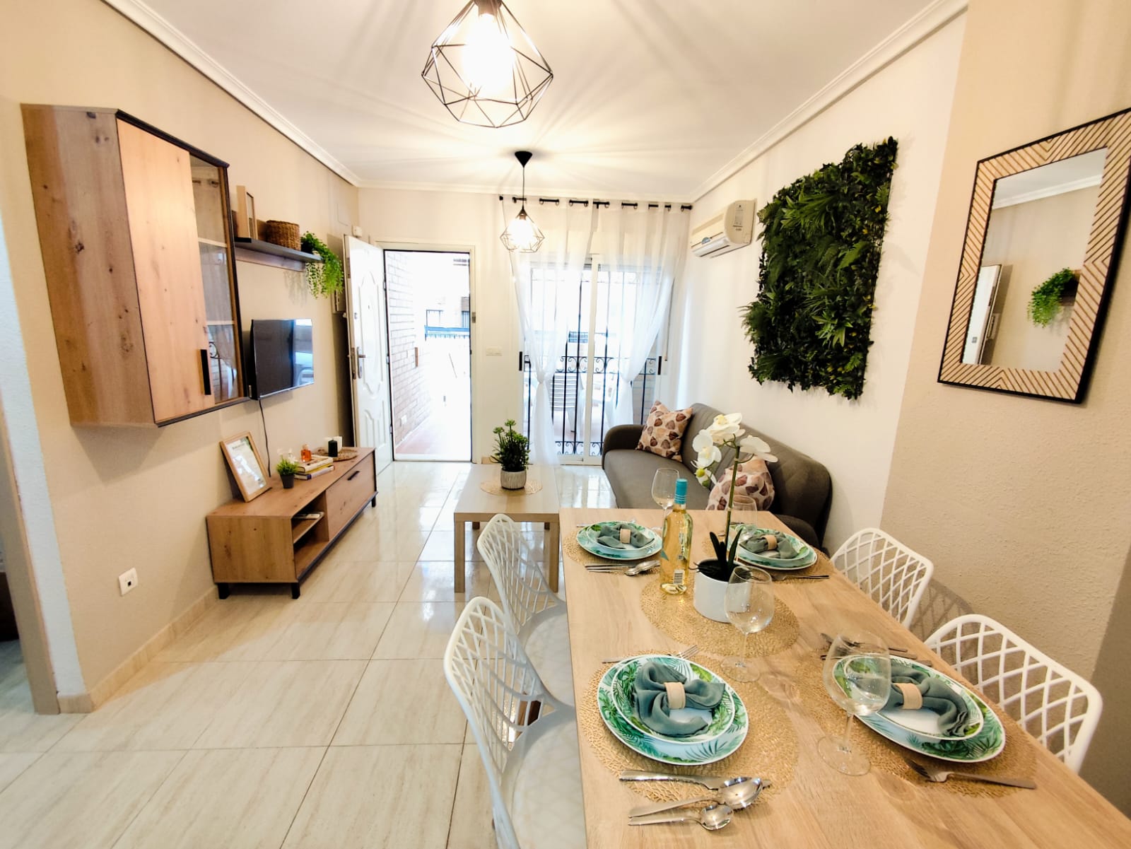 Foto de los apartamentos turísticos Costa Azahar, reformados, de Milion Destiny, en Oropesa del Mar, Castellón.