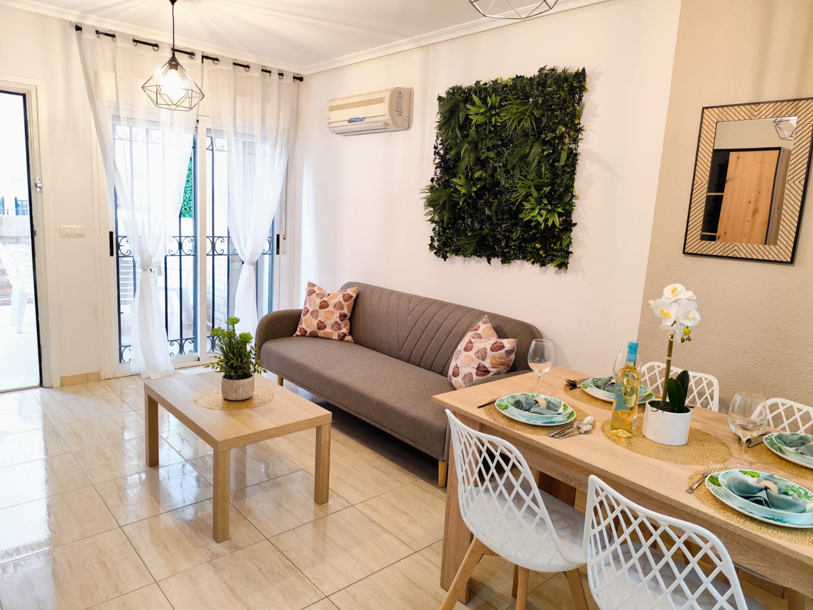 Foto de los apartamentos turísticos Costa Azahar, reformados, de Milion Destiny, en Oropesa del Mar, Castellón.