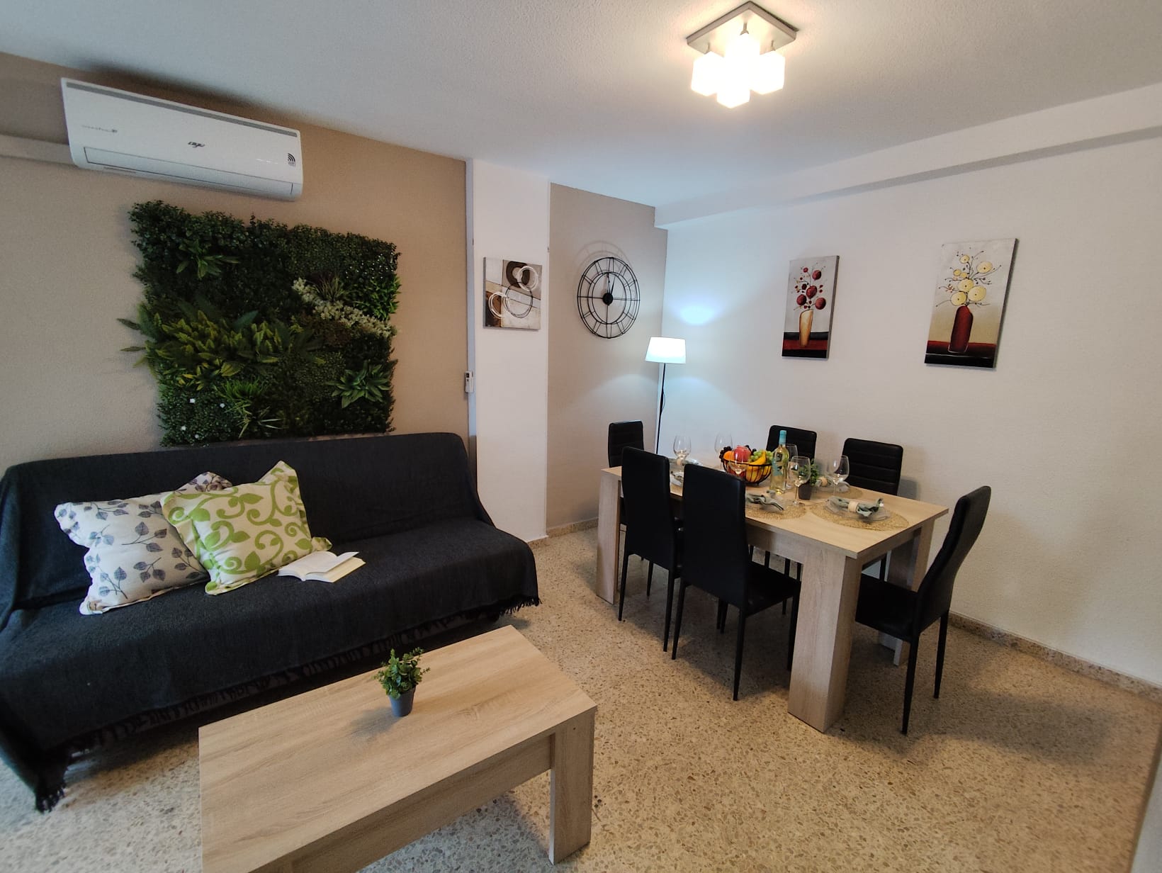 Foto de los apartamentos turísticos Oromar 1, de Milion Destiny, en Oropesa del Mar, Castellón.
