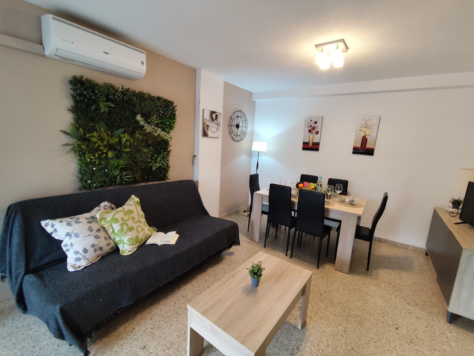 Foto de los apartamentos turísticos Oromar 1, de Milion Destiny, en Oropesa del Mar, Castellón.
