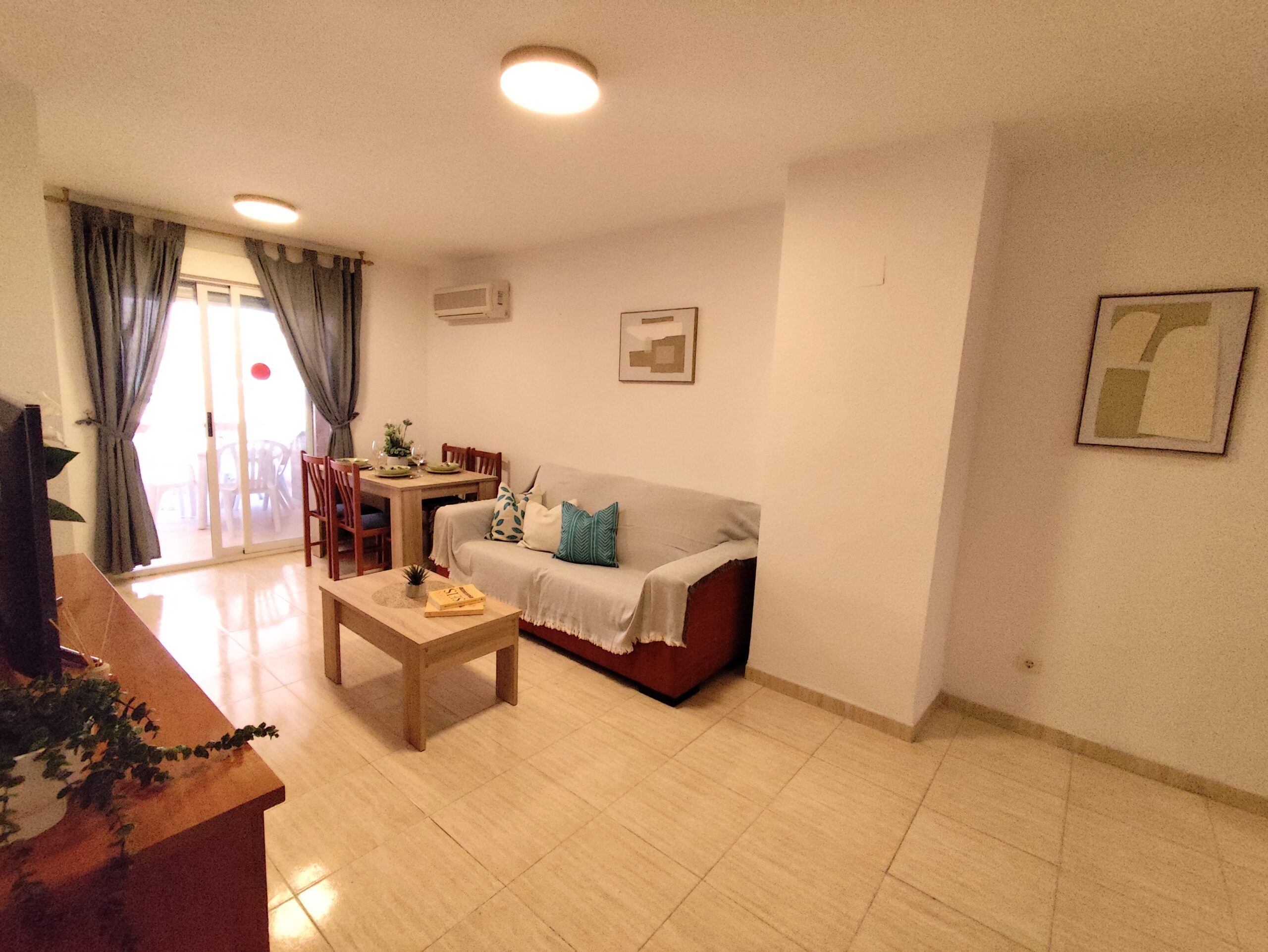 Foto de los apartamentos turísticos Costa Marina, de Milion Destiny, en Oropesa del Mar, Castellón.
