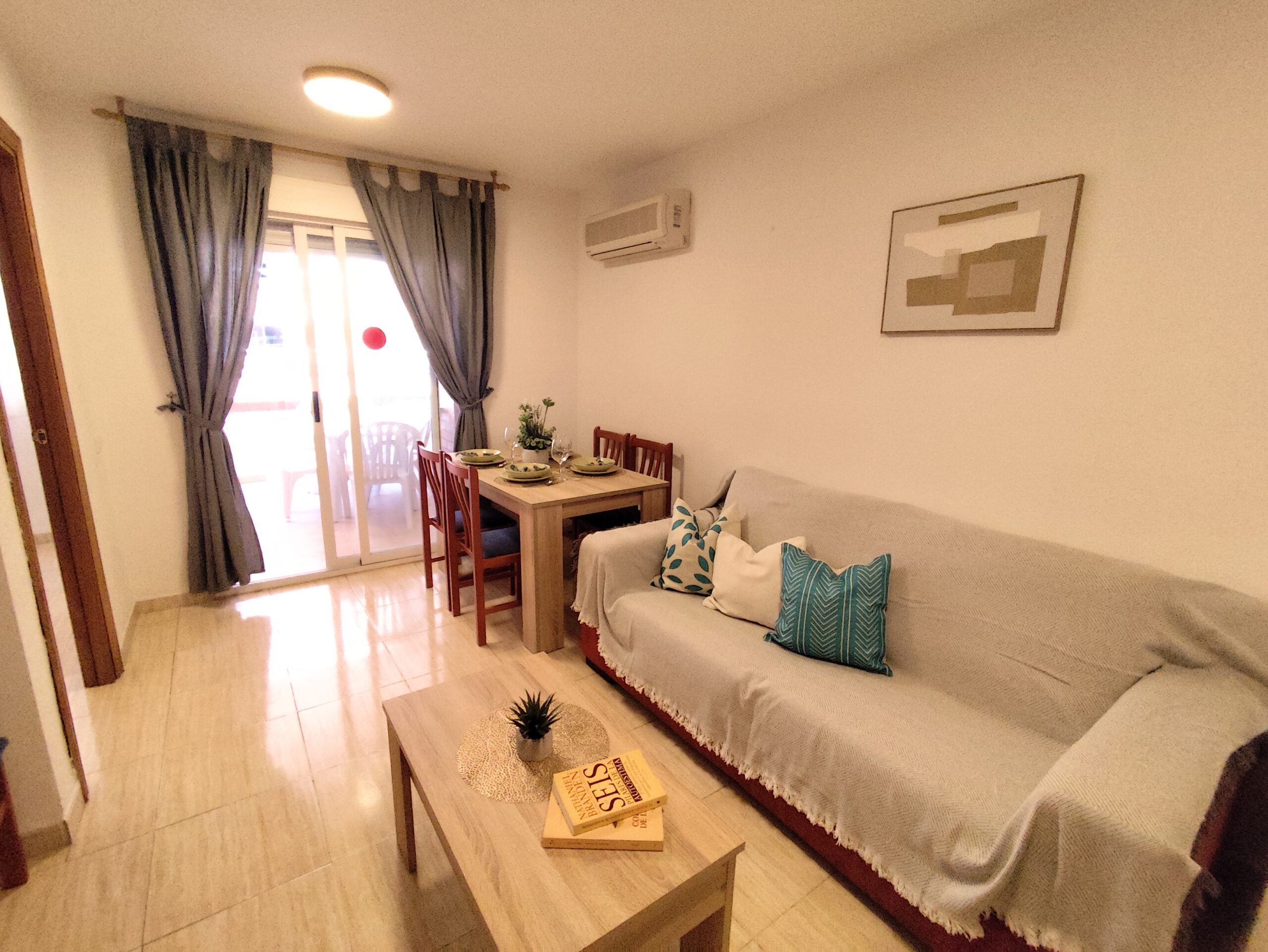 Foto de los apartamentos turísticos Costa Marina, de Milion Destiny, en Oropesa del Mar, Castellón.