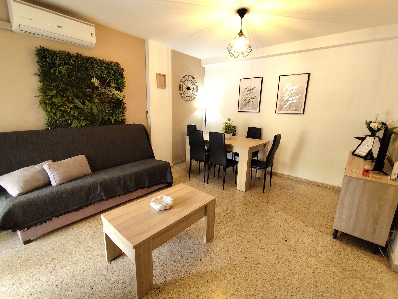 Foto de los apartamentos turísticos Oromar 1, de Milion Destiny, en Oropesa del Mar, Castellón.