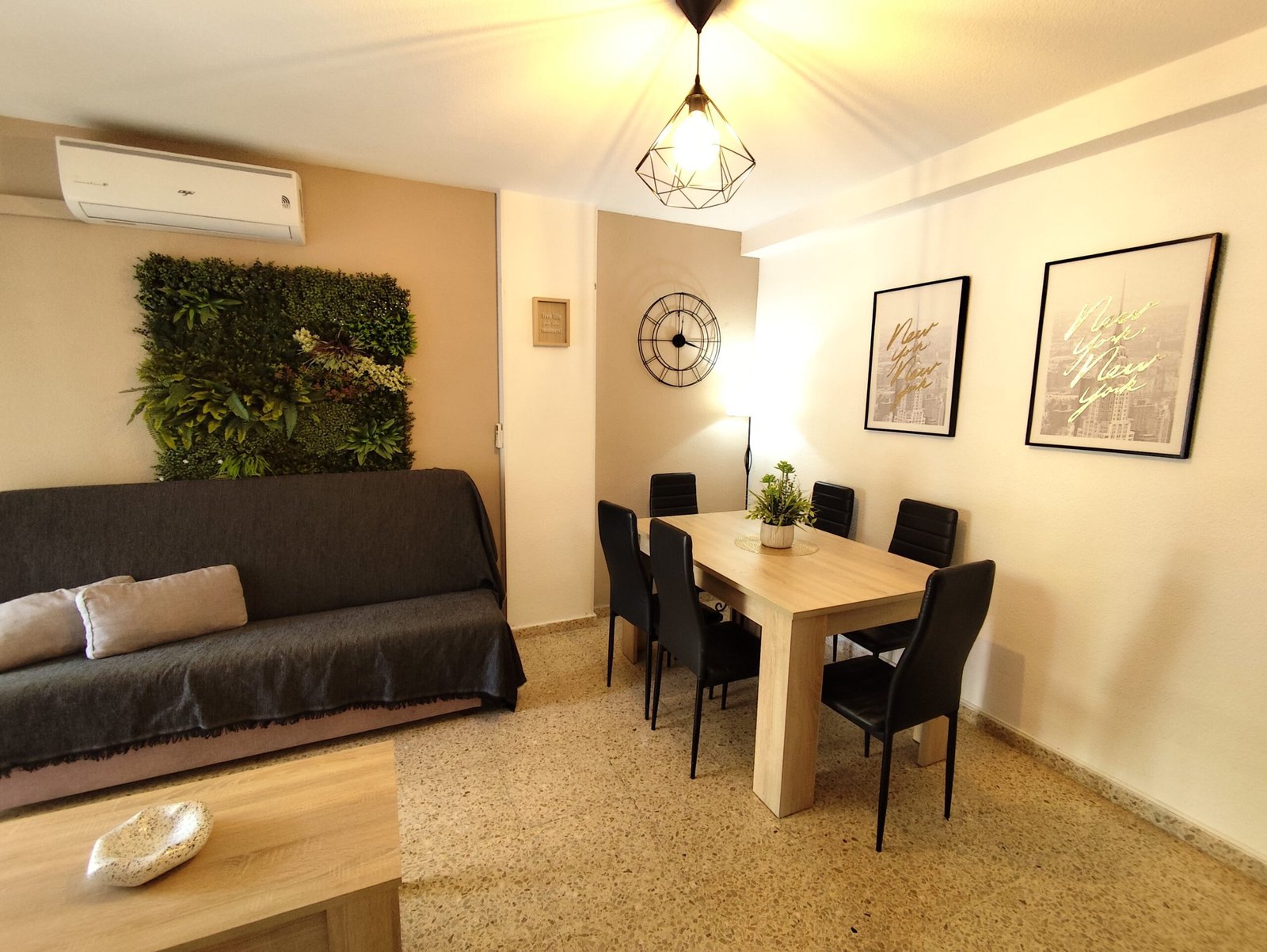 Foto de los apartamentos turísticos Oromar 1, de Milion Destiny, en Oropesa del Mar, Castellón.